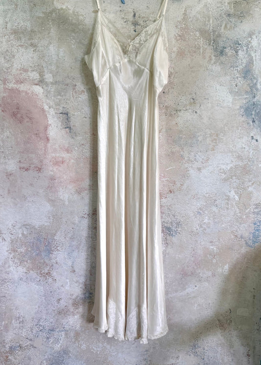 x SOLD x Dress 1920s Antique Silk Bridal Slip