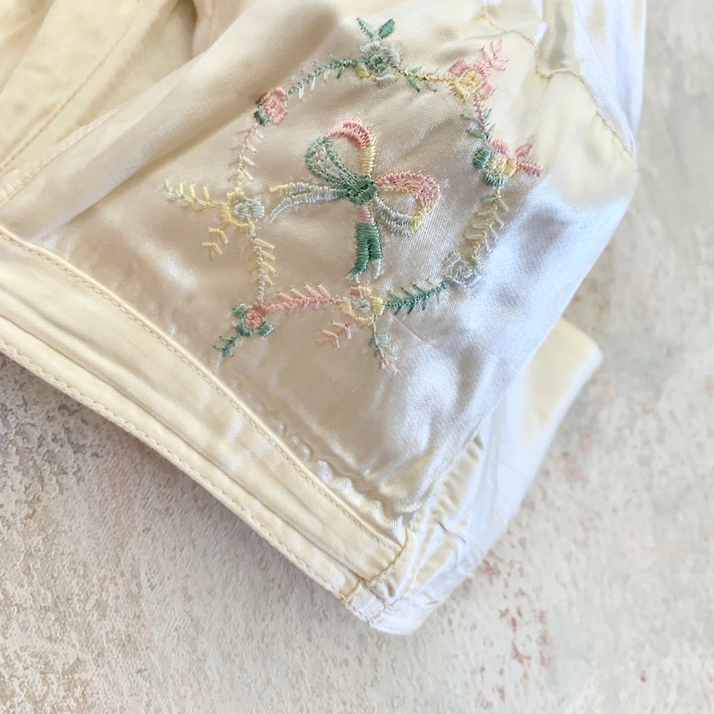 x SOLD x Top Lemon Silk Bustier